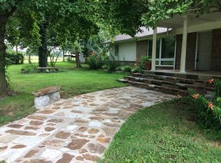 25240 Hunters Rd, Gravette, AR 72736