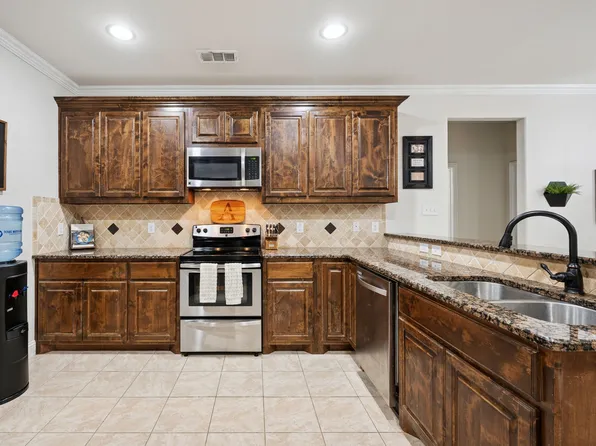 7106 Lakeshore Dr, Rowlett, TX 75089