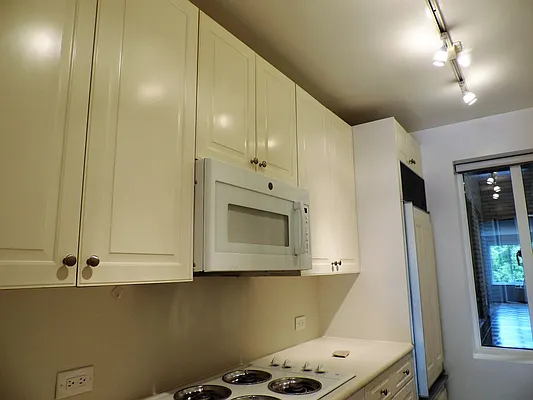 Rented by essential NEW YORK Real Estate | media 43