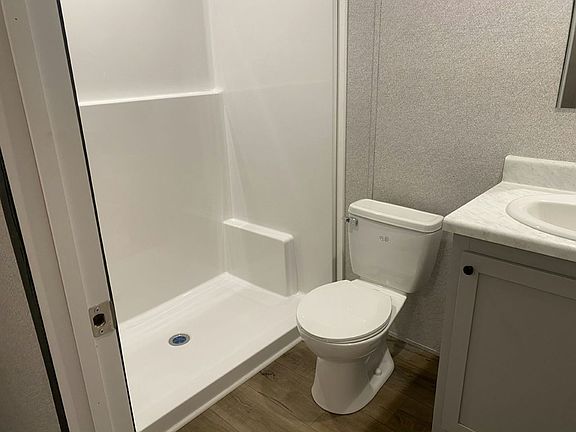 5th image of 1250 Lakeview Dr #870
