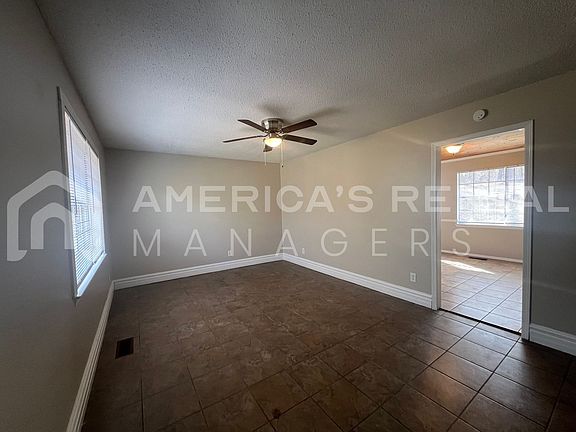 3rd image of 5433 Faucett Rd
