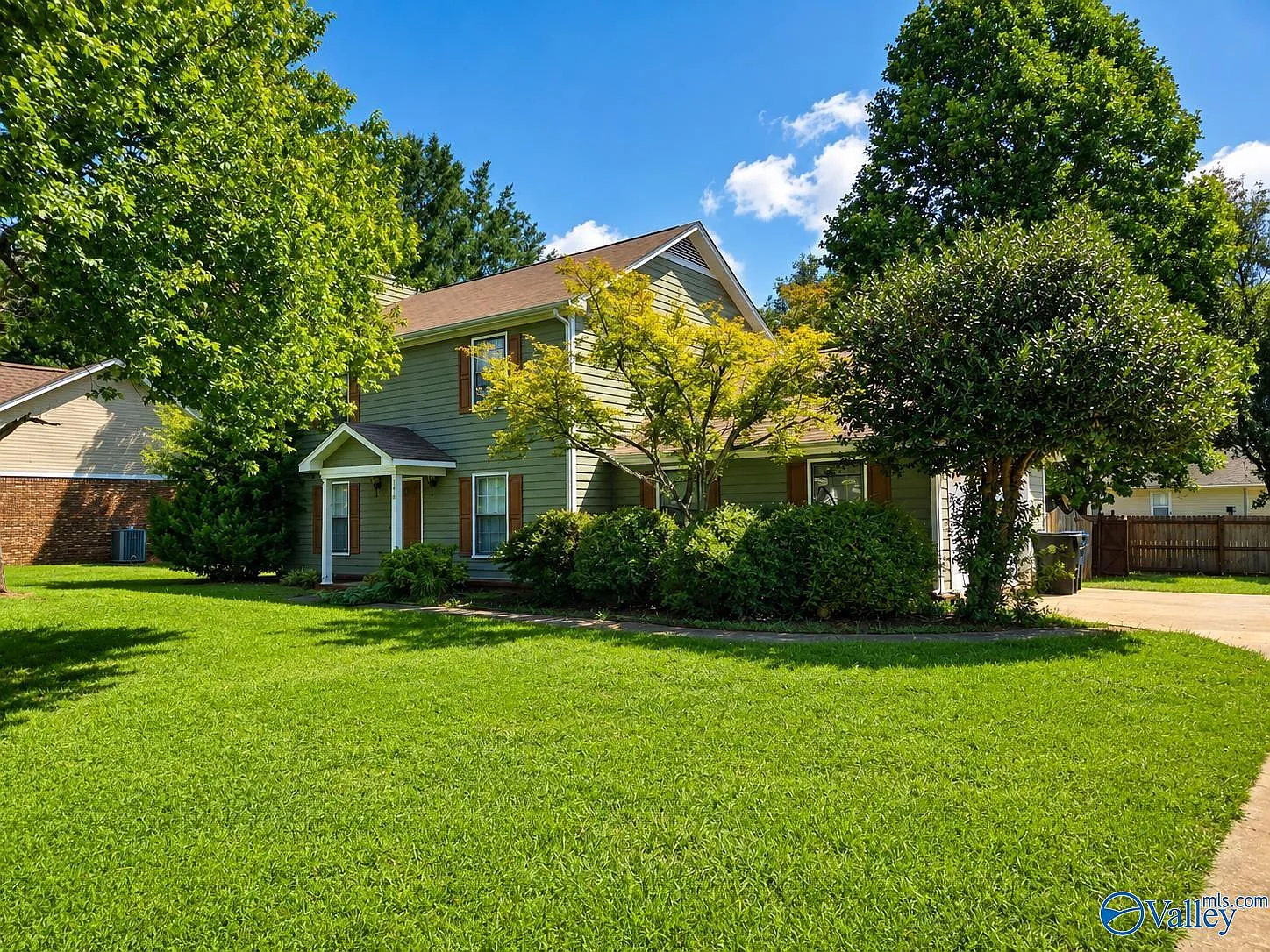 3 bed, 2.5 bath, 1608 sqft, $1,650 — Photo 1