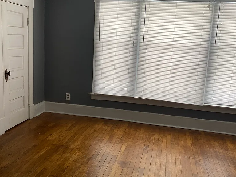906 Larned St #906.5 — Photo 3