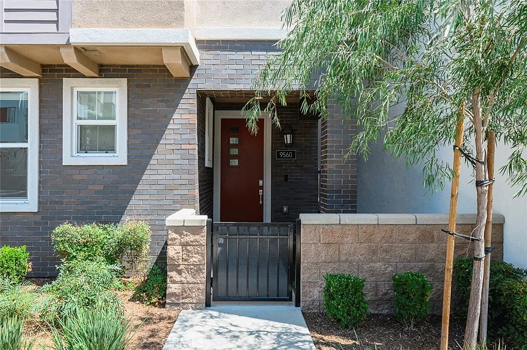 Building Photo - 9560 Hammock Pl