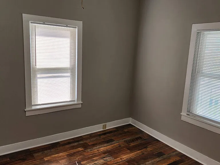 743 Rosedale Ave — Photo 6