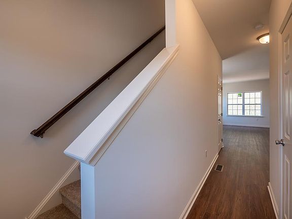 Hillcrest Towns - Foyer