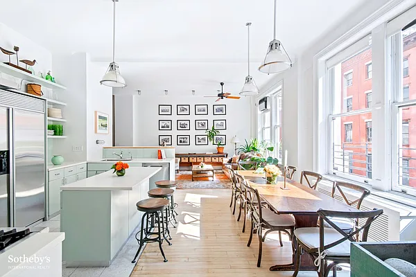 Sold by Sotheby's International Realty | media 1