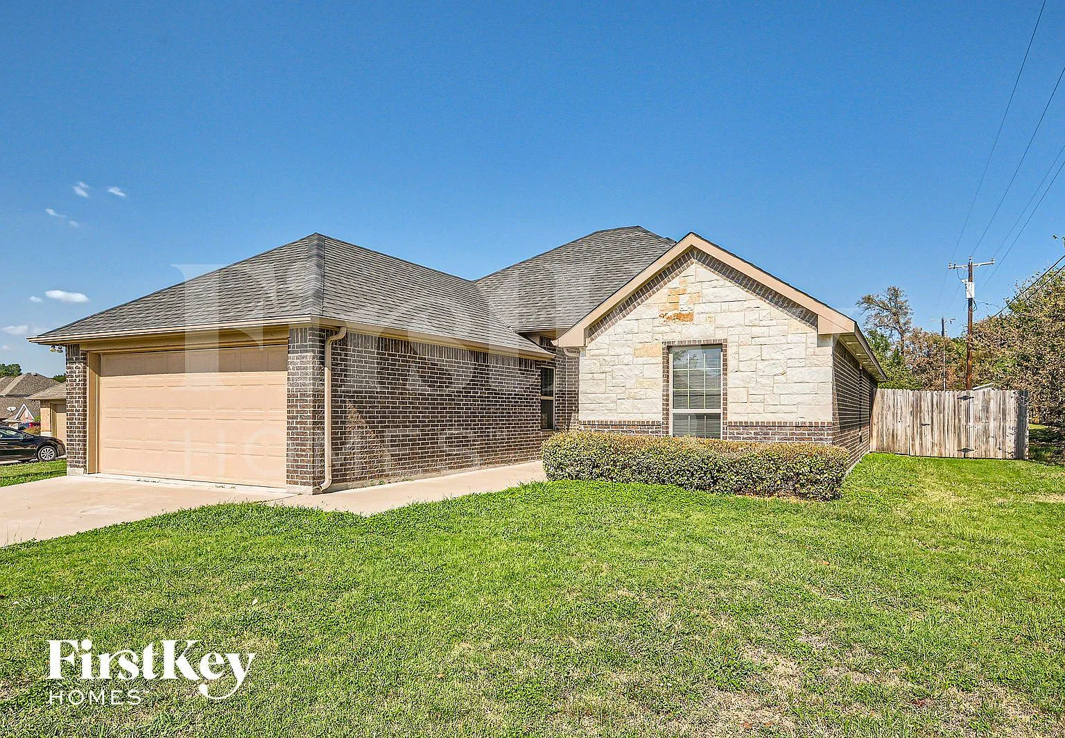 4 bed, 2.0 bath, 1680 sqft, $2,145 — Photo 2