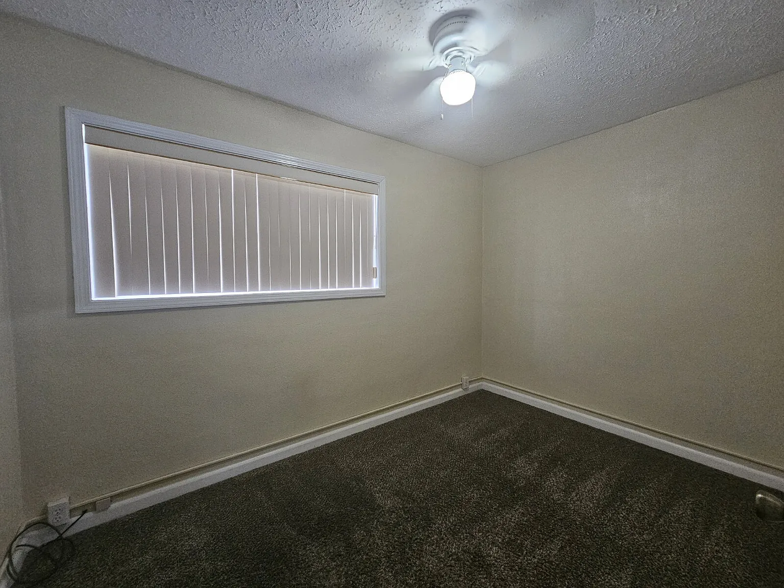 3 bed, 1.0 bath, 1680 sqft, $1,400 — Photo 4