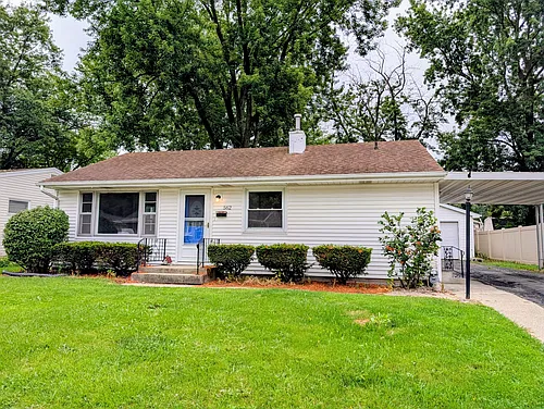 562 W Drummond Dr Photo 1