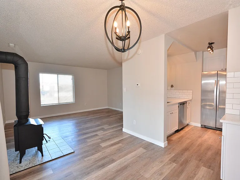 935 Saturn Dr #217 — Photo 6