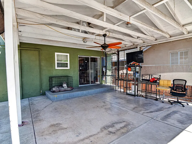 406 E Edison St — Photo 7