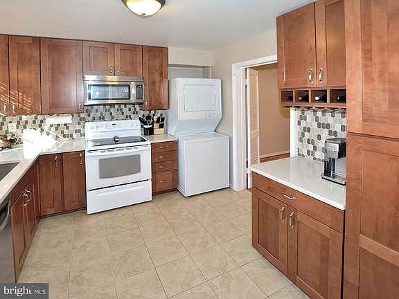 5th image of 1048A Brixton Ct