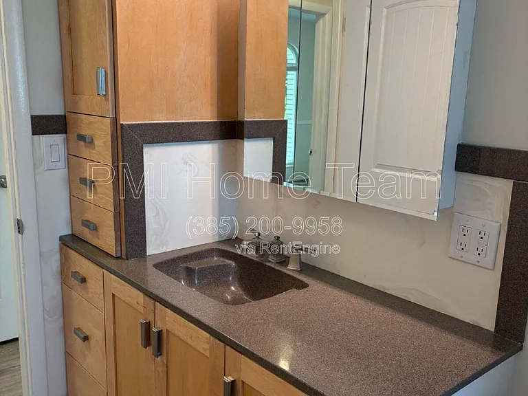 6068 S 2850 W — Photo 12