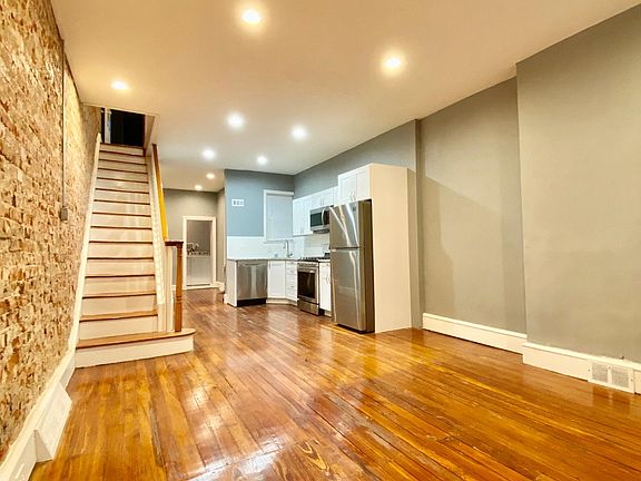 3rd image of 2068 E Orleans St