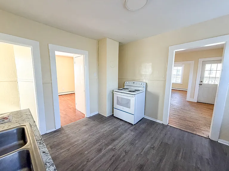 160 Brackett St — Photo 16
