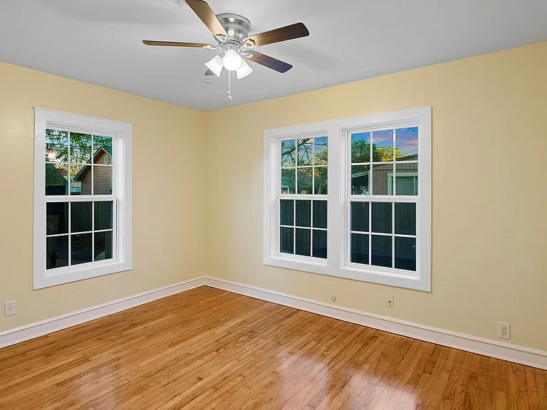 406 Southern St — Photo 16