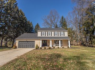 8995 Singing Hills Dr NE, Warren, OH