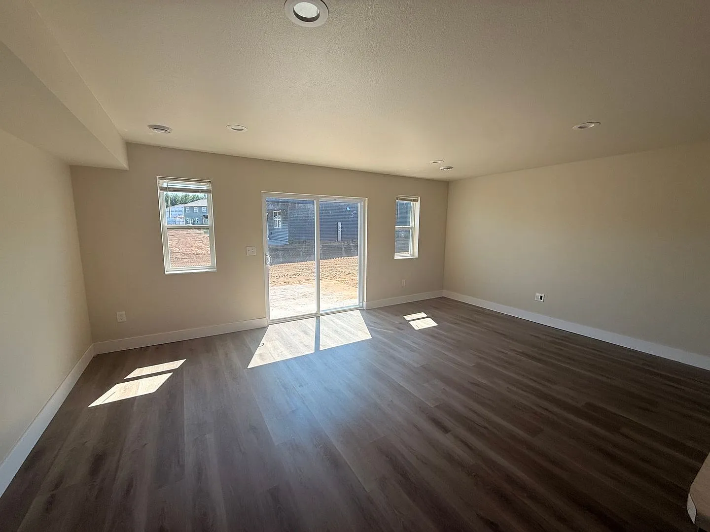 3040/3044 Bennington Place — Photo 3