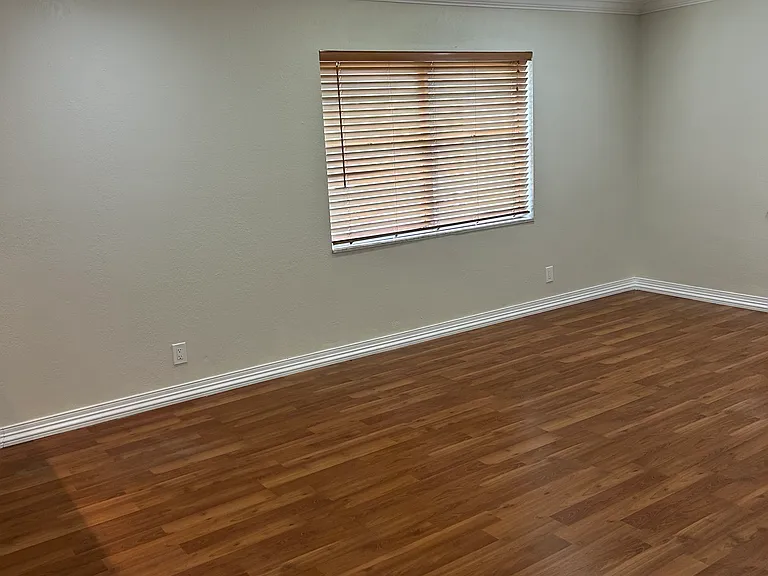 1300 Moffett St #314 — Photo 1