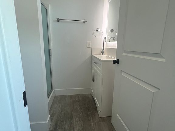 4th image of 1576 W 36th Pl #1