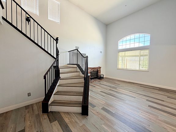 2nd image of 15096 Fox Ridge Dr