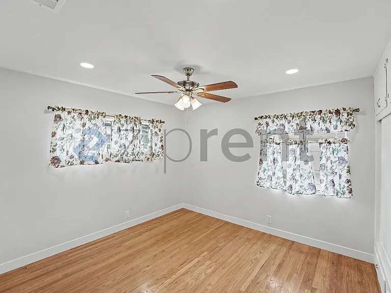 7343 Cloverlawn Dr — Photo 21