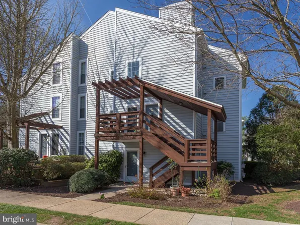 10017 Oakton Terrace Rd, Oakton, VA 22124