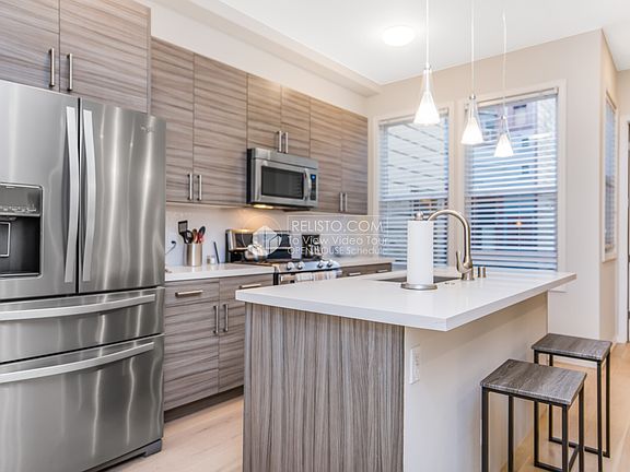 4th image of 949 Fell St APT 2