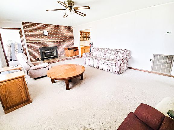 2nd image of 977 Mimosa Ln