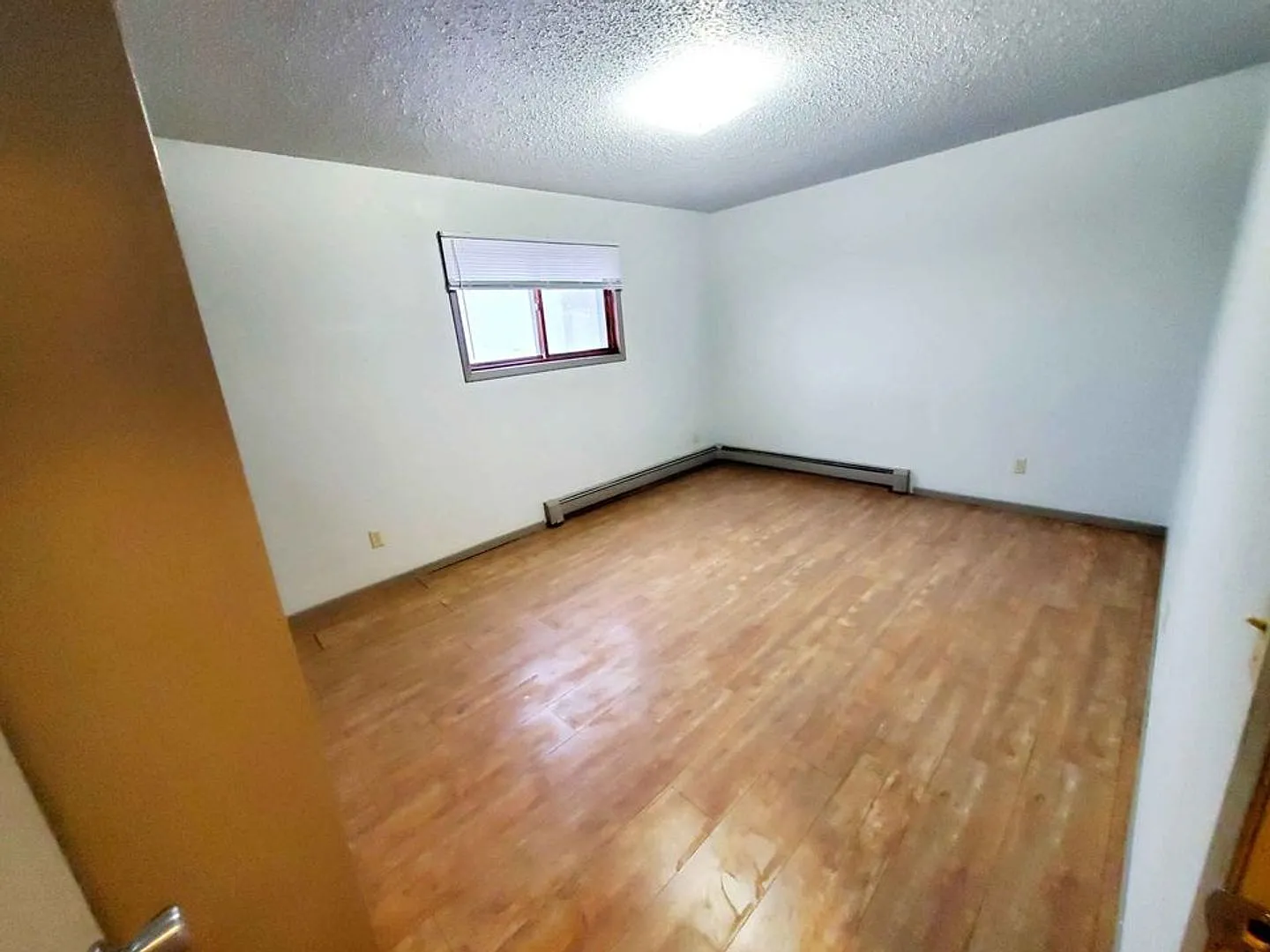 2901 E Rosser Ave — Photo 4