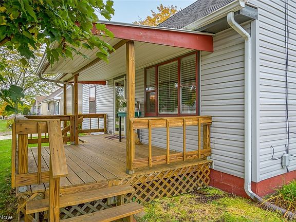 2nd image of 3698 Argonne St