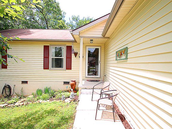3rd image of 120 Fairhaven Dr