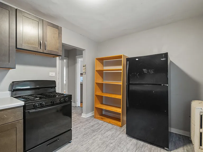 3372 N Downer Ave — Photo 11