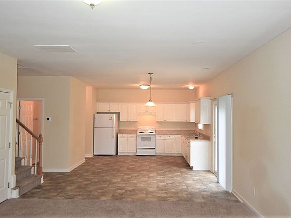 5th image of 24 Freebird Ct