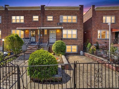 1124 E 213th Street, Bronx, NY, 10469