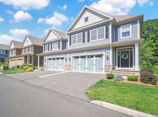 42 Harvest Ct #42, Newington, CT 06111