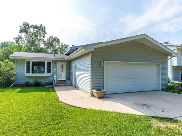 2811 2nd St N, Fargo, ND 58102