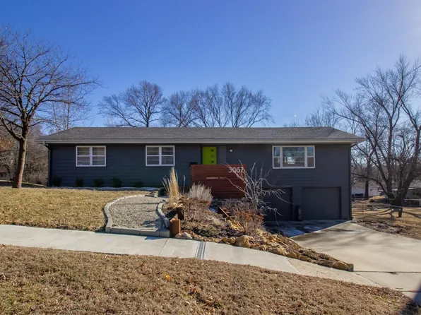 3057 W 8th St, Lawrence, KS 66049