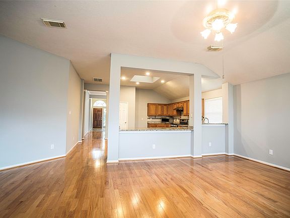 4th image of 4315 Aspen Ct