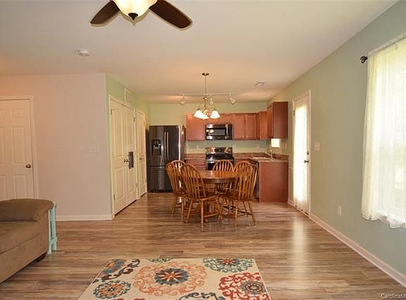 5th image of 204 Valerie Dr