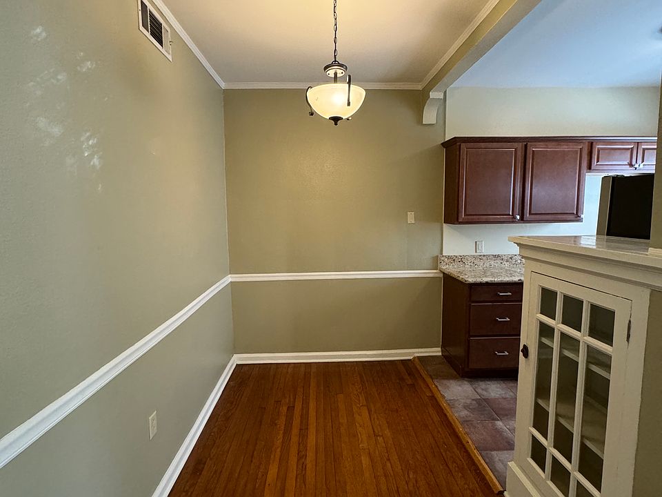 1st image of 418 E 6th St APT B