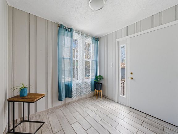 4th image of 305 Circle Rd