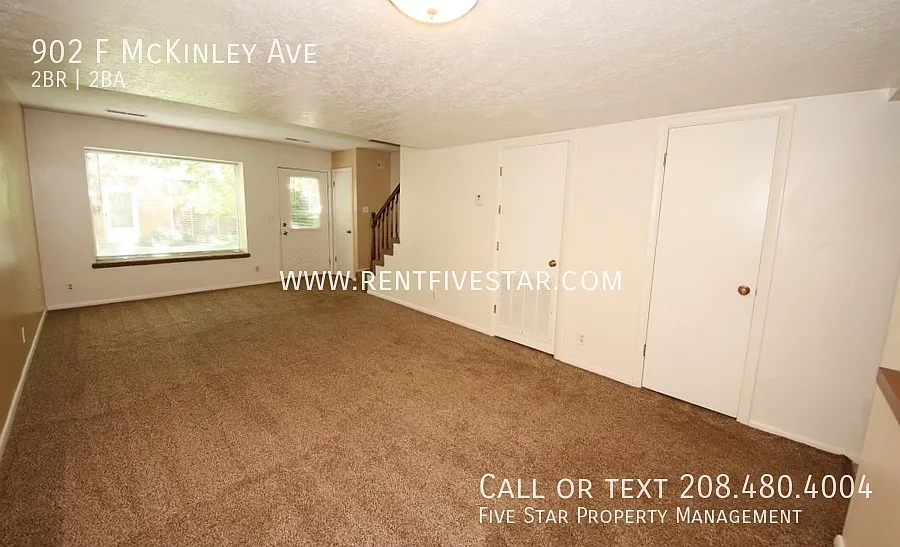 Spacious McKinley Townhome Available! — Photo 4