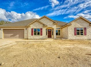 2104 Athens Ave N, Kerrville, TX 78028