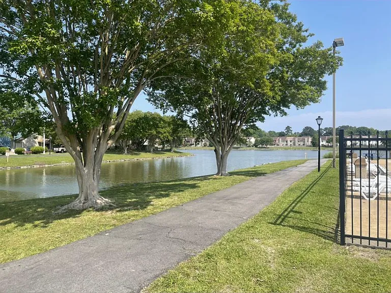 The walking/running trail