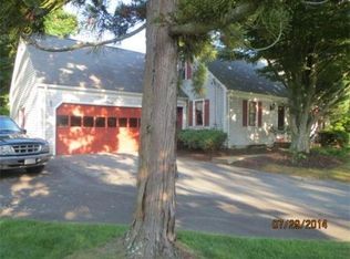 2 Roberta Dr, Dartmouth, MA 02748