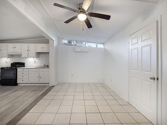 3rd image of 1131 Leesville St #D
