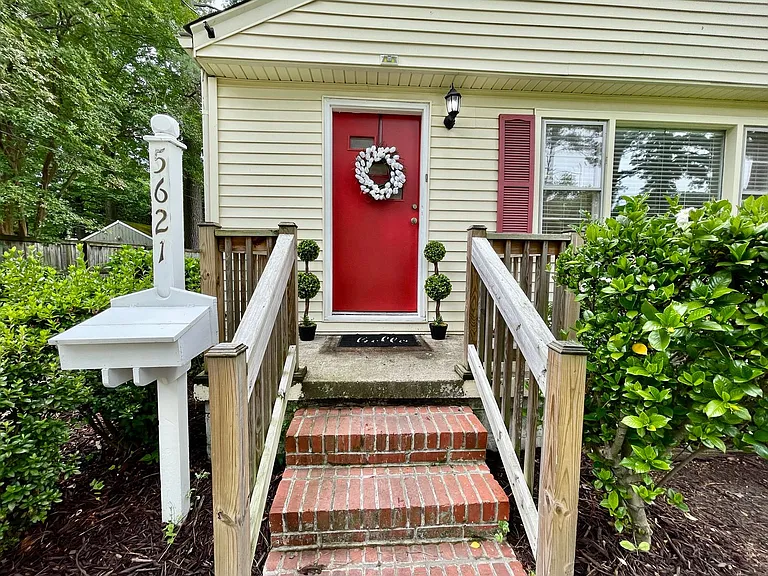 5621 Larry Ave — Photo 2