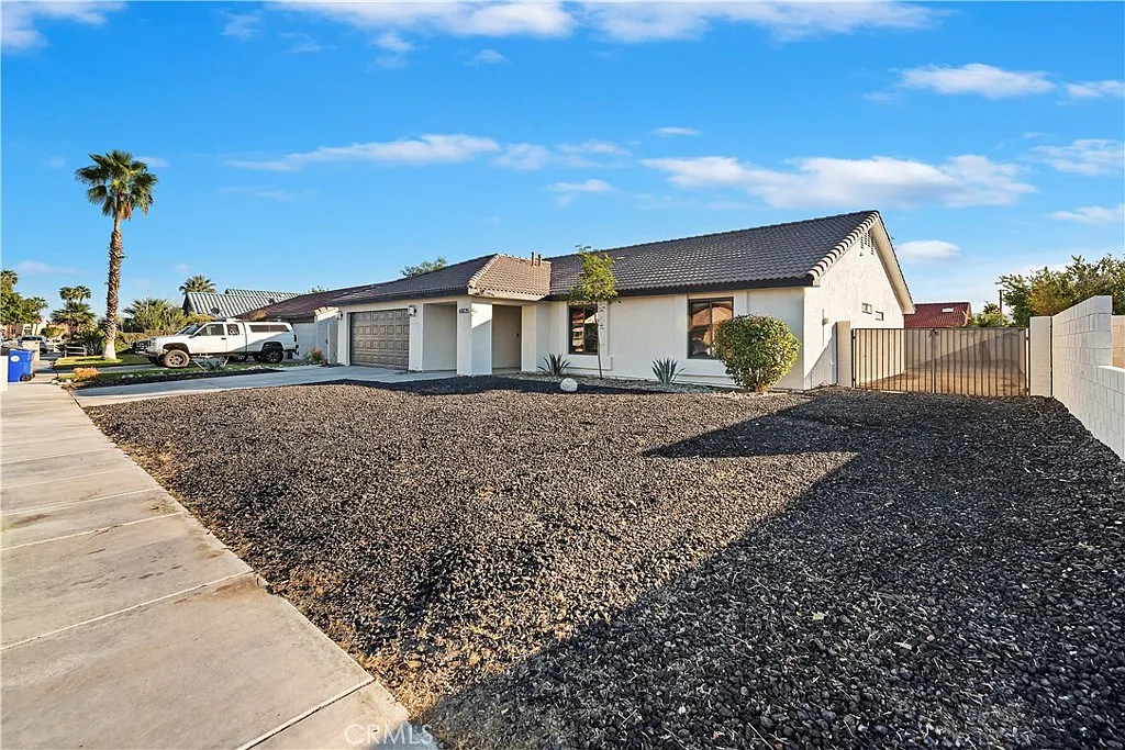 3 bed, 1939 sqft, $3,200 — Photo 4